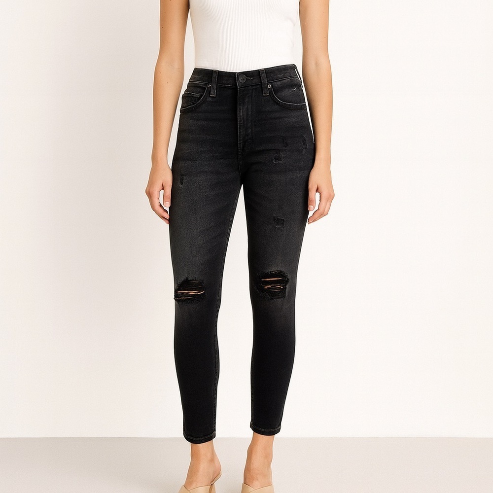 NWT  Boyish high rise distressed denim jeans 28